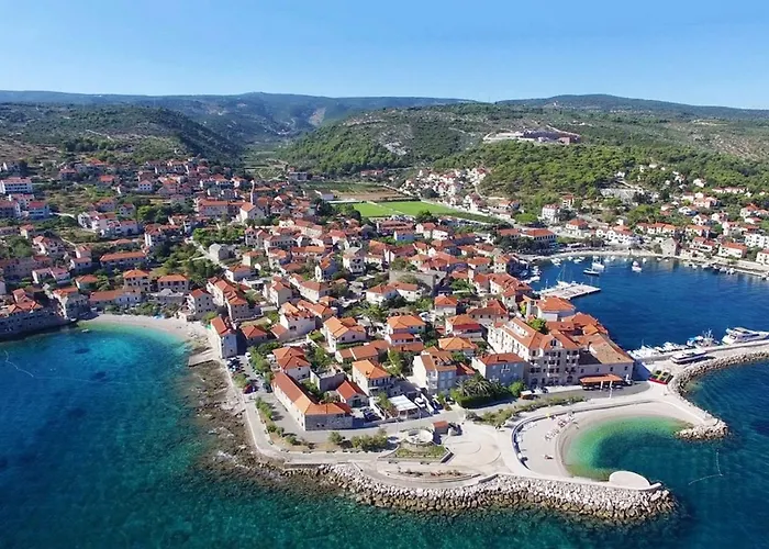 Apartament With Parking Space Postira, Brac - 5617 Postira